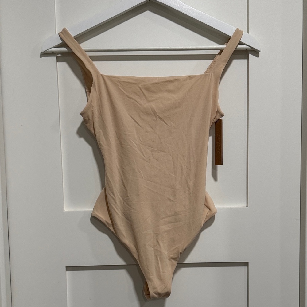 SKIMS Sand Fits Everybody Square Neck Bodysuit